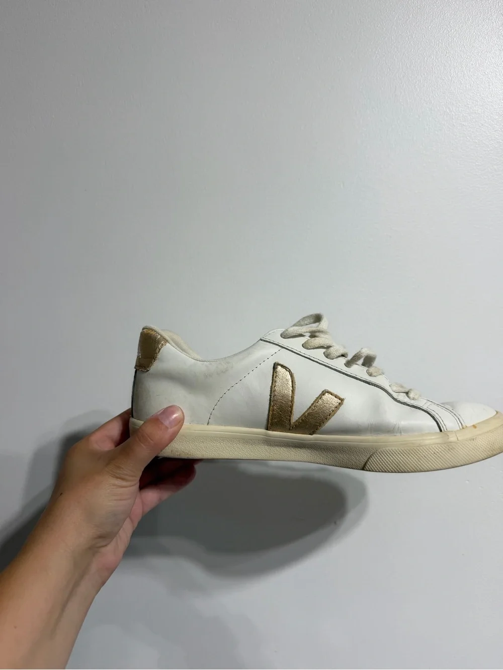 VEJA White & Metallic Gold Esplar Leather Sneakers - Size US 8 / EUR 39